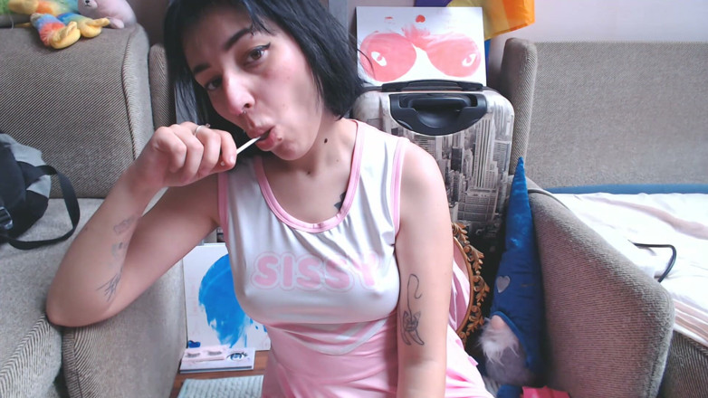 lanalovacutie: Sucking a Lollipop