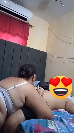 Jaky2023: Dia menjemput ibu tiri saya, seorang si jalang berpantat besar...