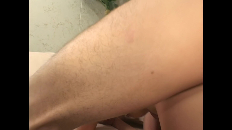 Bewitched!: 年轻海蒂·布鲁克斯 （Heidi Brooks） 的完美身材被亚历克斯·冈茨 （Alex Gonz） 的大鸡巴狠狠地操着