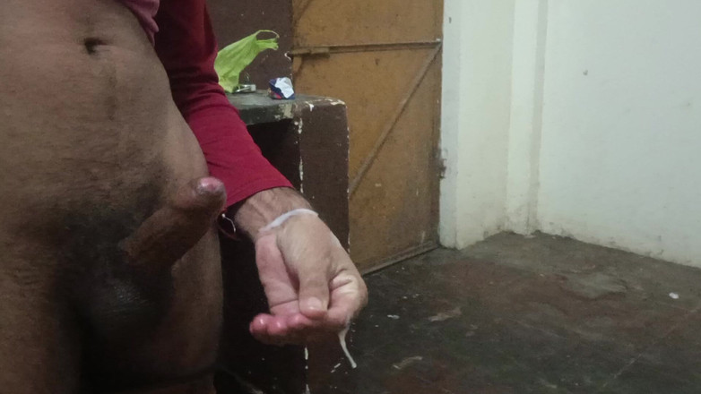 Brijesh 270: Abang tiri lagi asik masturbasi sendirian