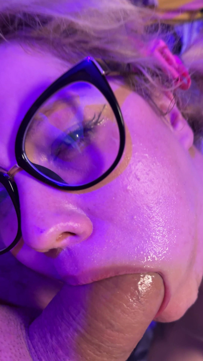 JaraSailor: Insanely Sloppy Deepthroat BJ From Live Show - Throatfucked &amp; Facial
