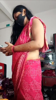 Indická desi krásná bhabi se poprvé objeví na kameře