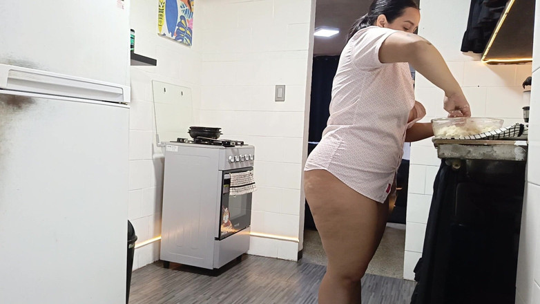 SugarPose: Stephanie Shows Her Tits and Ass