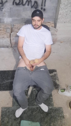 jerkofflover: Minha nova barraca em um prédio abandonado