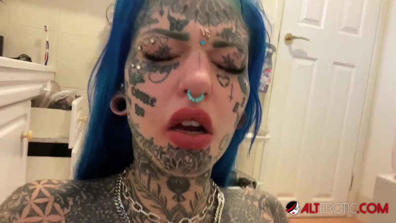 Alt Erotic: 흑인 대물 자지에게 따먹히는 거유 밀프