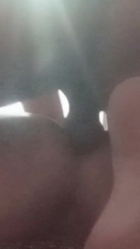 Memek tante bahenol ini dientot habis-habisan sampai matanya habis-habisan