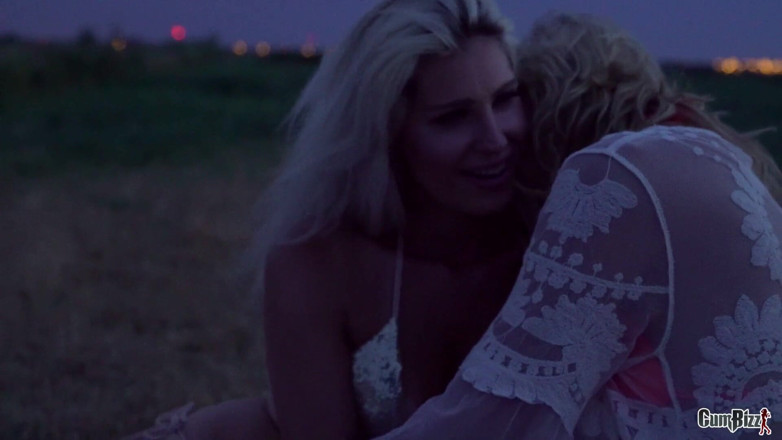 Cumbizz: 2 hot dutch blond checks having sex in public