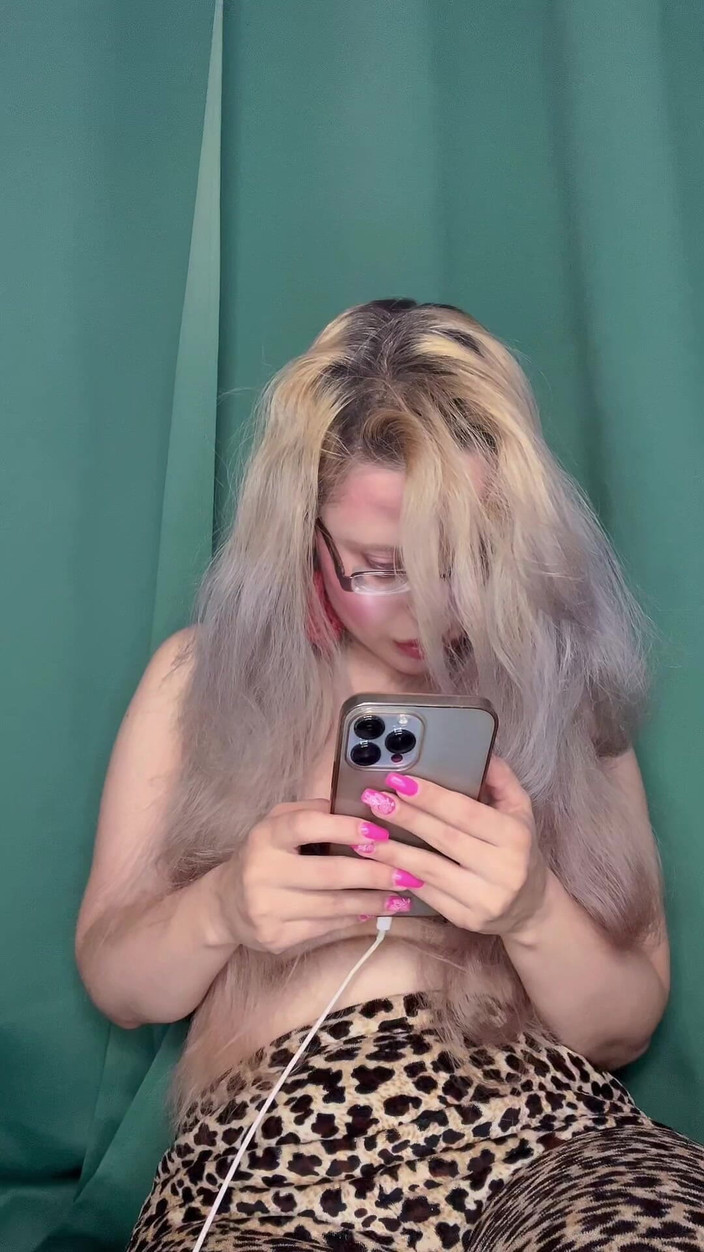 FinDom Goaldigger: Adicción al amor, sesión de webcam - parte 3