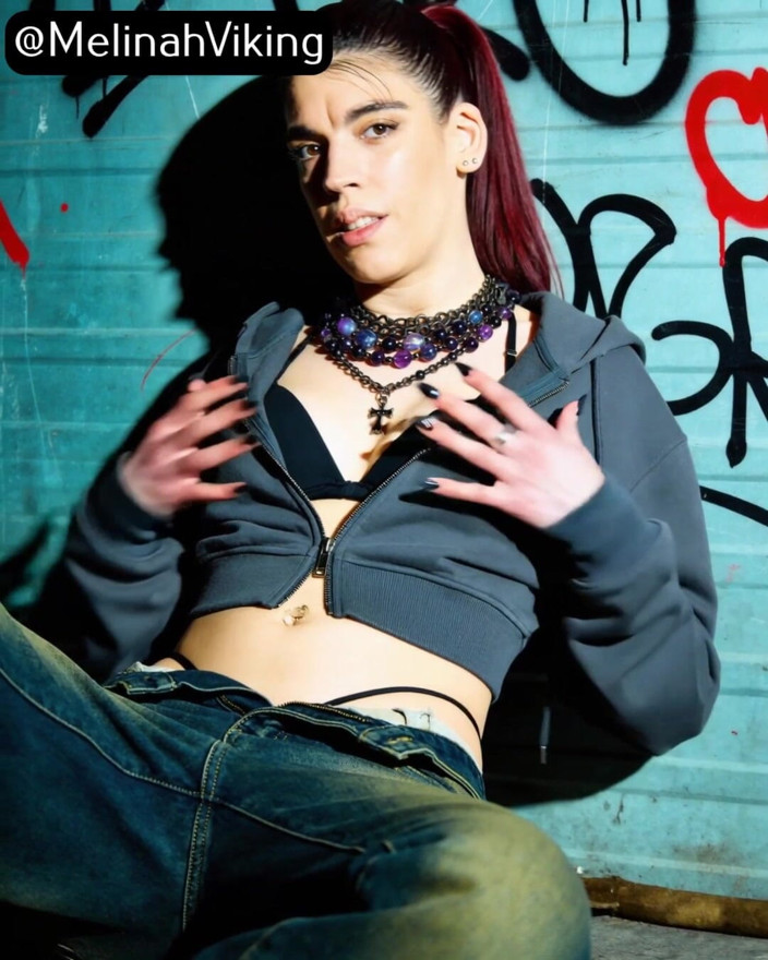 Melinah Viking: Graffiti Queeb Shoot