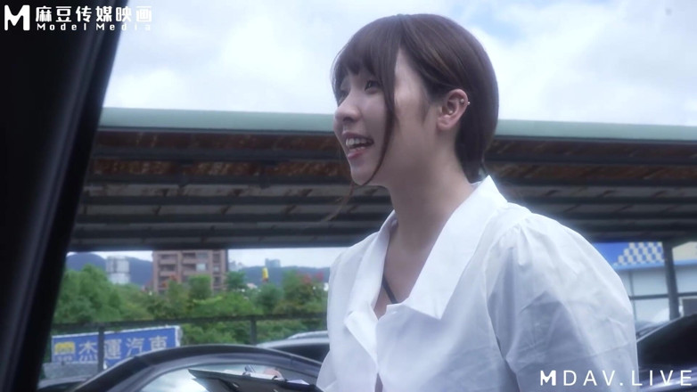 ModelMedia Asia: Md-0265 Footjob Sales Pitch of a Saleswoman