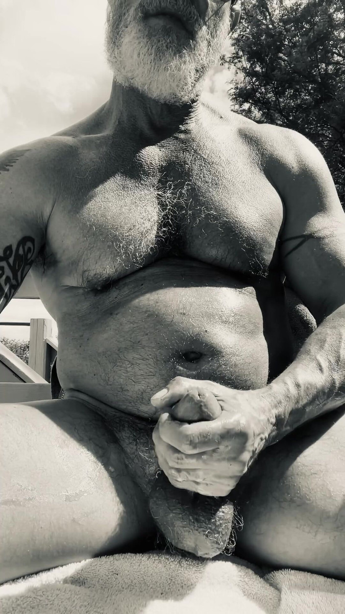 MrJamesYork: B&amp;w Di Luar Bate