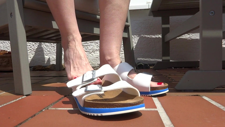 Lady Victoria Valente: Shoeplay di teres taman