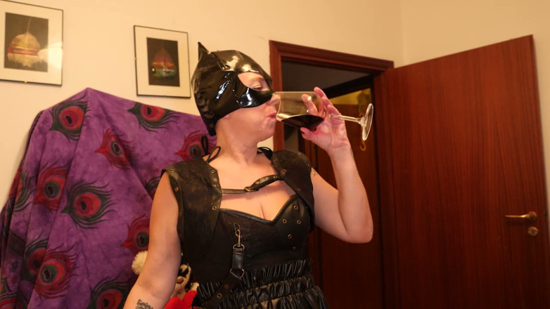 Fetish Bear Productions: Kika Kiki e ziliam: azione strapon e fisting con uno...