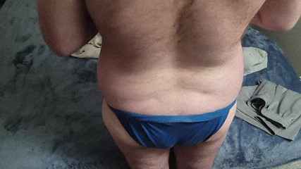 TikTokCock: Agachándose - chico blanco bi con culo de freeuse apretado quiere...