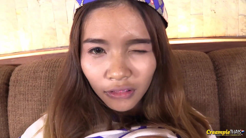 Creampie Thais: 18 year old Kittikorn first time creampie sex video