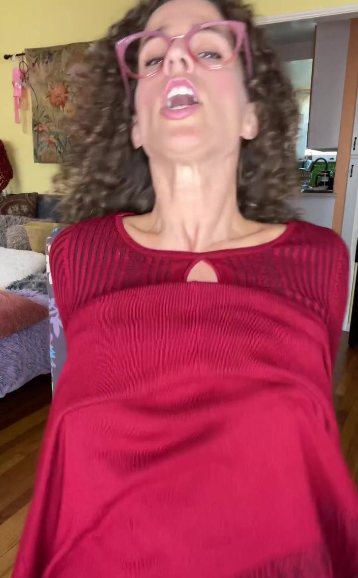 VibeWithMommy: Candy geri döndü ve çok yaramaz!! Bir terapiste gidip ne yapacağını...