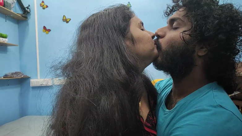 Vaigavarun45: Mallu hete vrouw neukt met stiefbroer terwijl haar man niet...