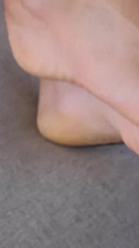 Sexy ragazzina footgirl andrea