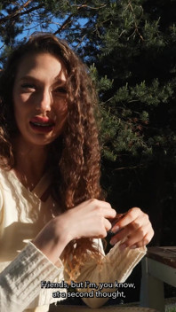 Fantazie manžela se naplní, natáčí manželku, jak ji tvrdě šuká cizinec