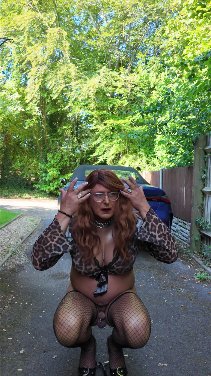 Kellycd2022: Sexy Crossdresser Kellycd2022 v My Leopard Tisk Top a kalhotky...
