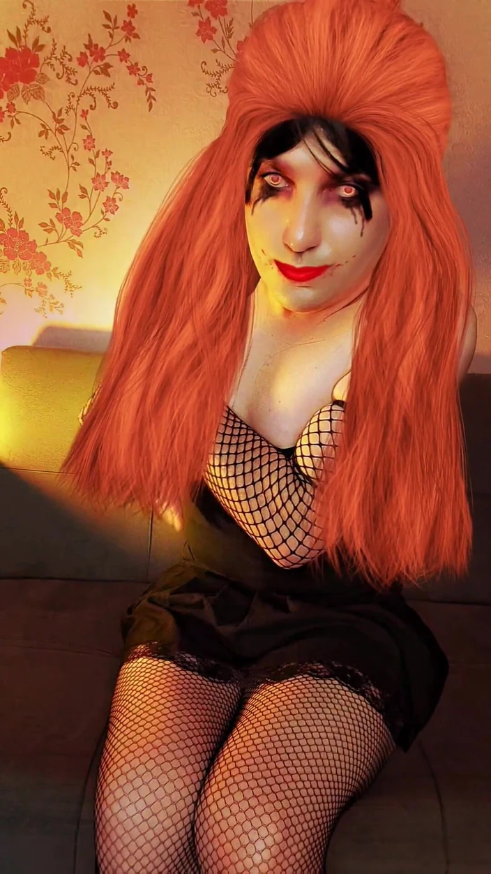 Kitty_Cross: Horror8c, jolie trans au corps doux, super candy tapette, amants...