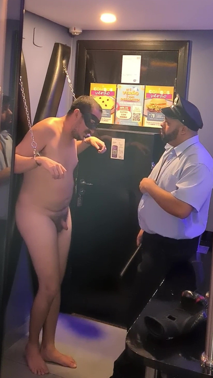 Punchbagplz: Kelepçeli ve test edilmiş - ayı polis gutpunch seansı