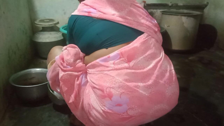 Priyanka priya: Indian - House Cleaning Stepaunty Video