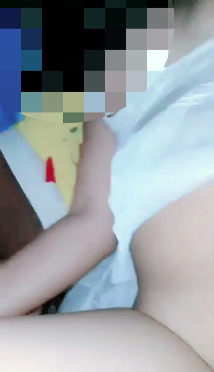 Astriana88: Moje nevlastní matka mě požádala, abych ji ošukal