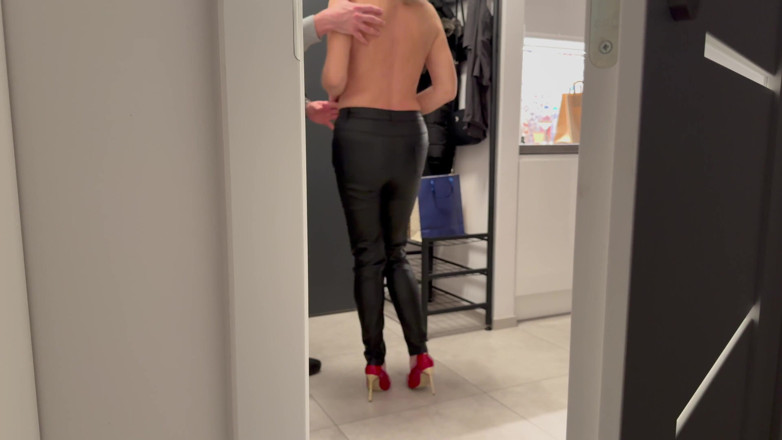 Misses_Jenny: Ho sedotto il ragazzo delle consegne di cibo