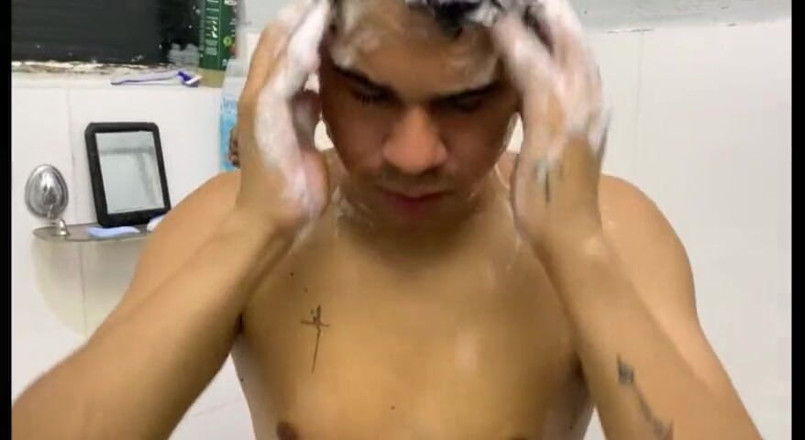 Leandro e Asafe: Ero Nella Vasca Da Bagno E Ho Preso Un Roll (leandroandasafe)