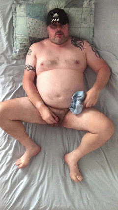 uktattooedchub74: Mi mastibate e sborro su uccelli