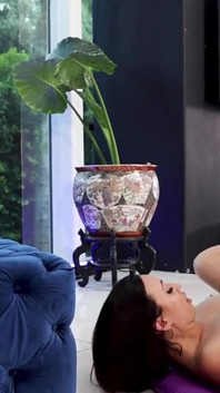 Huấn luyện viên đồng tính cho Monica Lush: hãy để tôi cho bạn thấy những niềm vui của một người phụ nữ