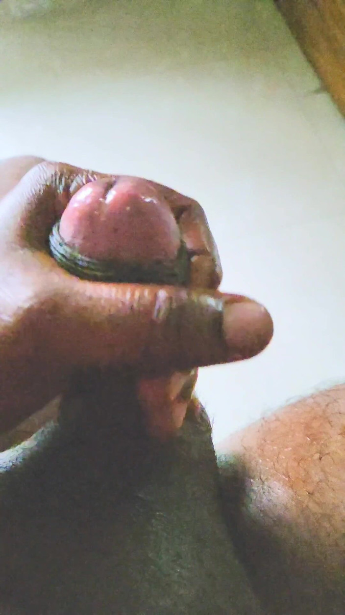 Blacky cocky: Mallu desi junger typ wichst seinen schwanz, wenn er allein...