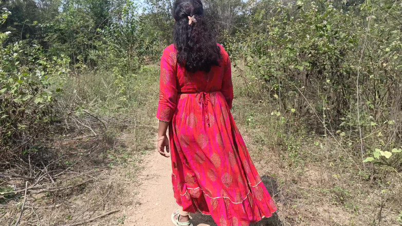 Magilmathi: 숲에서 야외에서 핫한 크림 보지