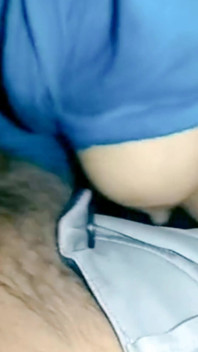 Zmusiłem Bhabhi do ssania mojego penisa i świetnie się z nią pieprzyłem.