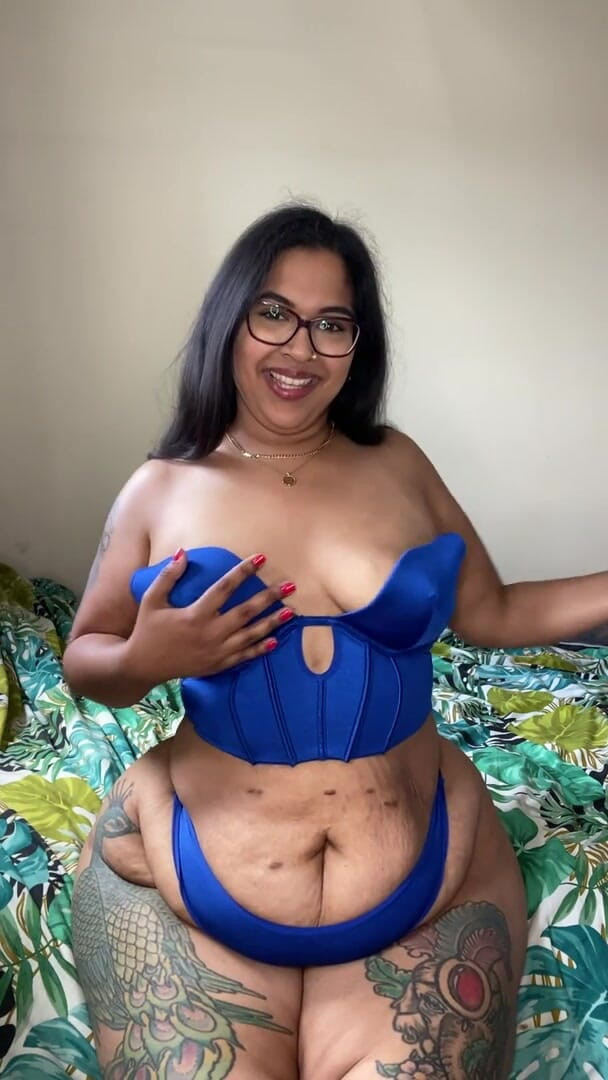 Zozonicoco: Tiet plaagt Aziatische bbw speelt met haar borsten