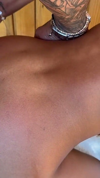 Parte 1: Garota Fofa de 18 Anos Faz Sexo Anal pela Primeira Vez Na Sauna Quente Com Um Estranho