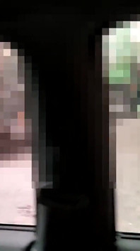 Chance sex: sopir taksi ngentot aku pakai celana dalam thong sampai aku crot berkali-kali di kontolnya