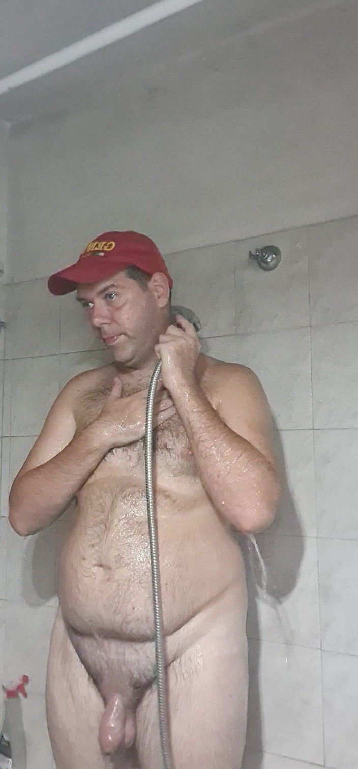 Mirko2589: Completamente nua no chuveiro