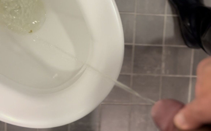 Rubber boots bull: Sikanie w lateksowy sprzęt i gumowe buty