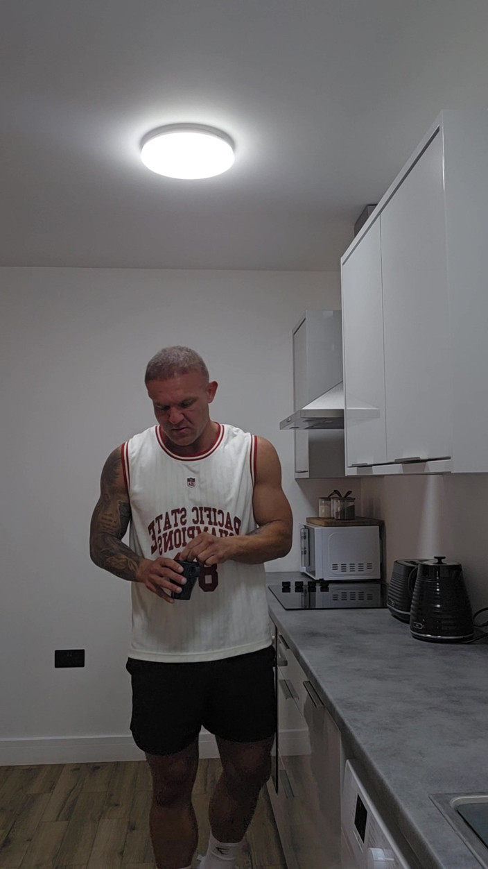Troy White UK: Adorare dominantă a picioarelor cu instrucțiuni de masturbar
