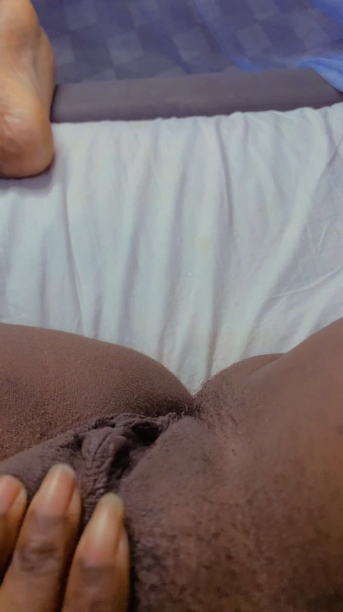 Black petite: Masturbação Feminista