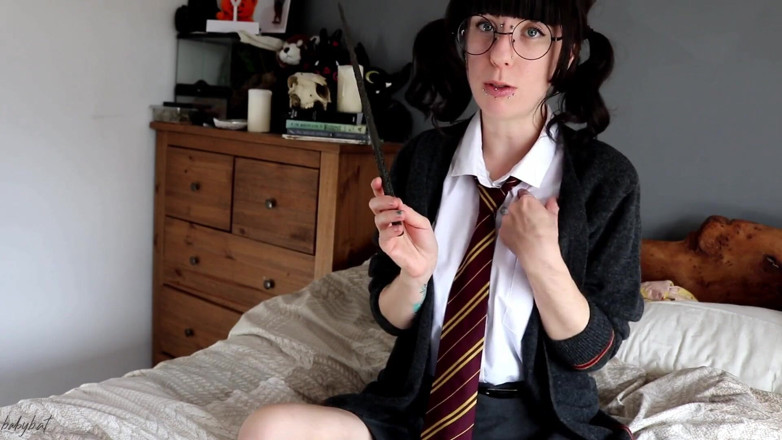 Fetpup: Awek Gryffindor menghisap batang cikgu