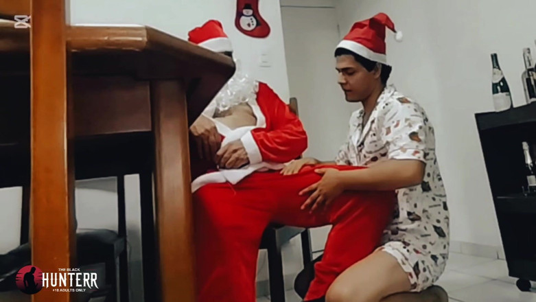 TheBlacKHunterr: Getting Santa's Gift