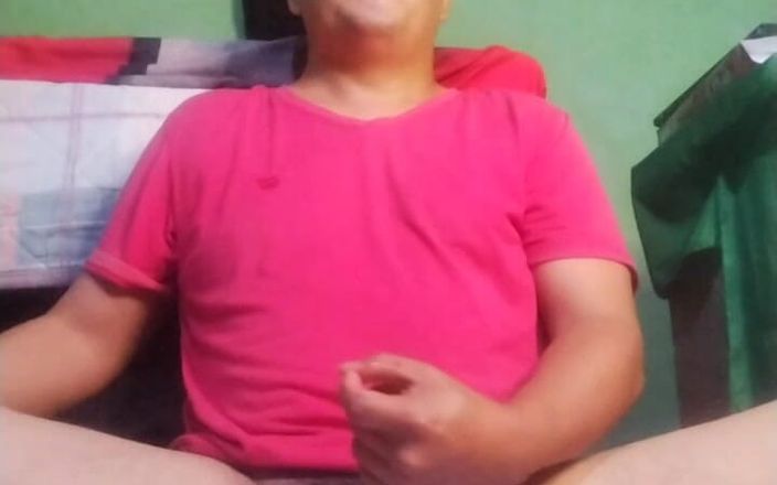 Talahib23: Handsome Pinoy Farmer Masturbates Before Starting Work in the Farm