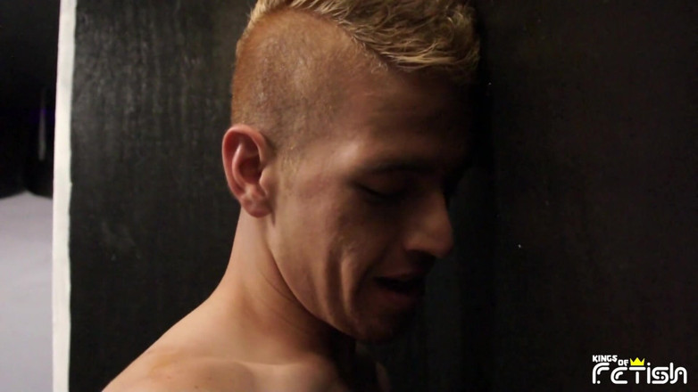 Gay Diaries: Chico rubio cachondo obtiene su culo golpeado duro por dos...