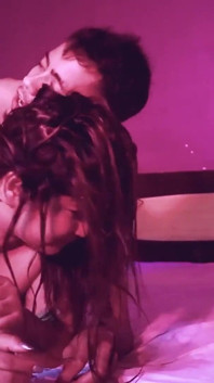 Zlobivá přítelkyně se miluje před ex! Reality Sex