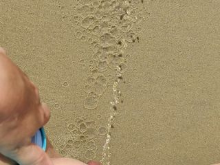 Real fun & fetish: Гаряча сеча, відео від першої особи: мамка писяє після плавання