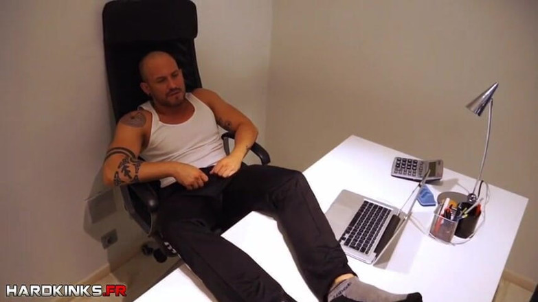 Hard Kinks: Generální ředitel zneužitý zaměstnancem