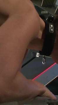 Vibrator dominator și întindere de picioare